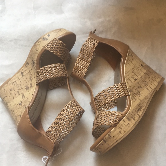Montego Bay Club Shoes - -NWOT- Montego Bay club Weaver Tissage tan wedges